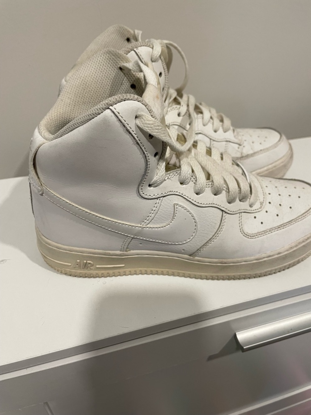 Nike Air - White High-Top Sneakers - Minimal Leather Design 6.5 Y/8 US women’s - Picture 2 of 5